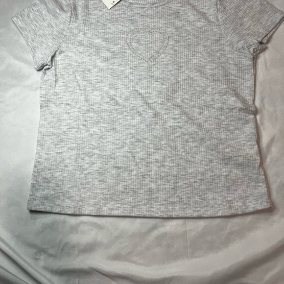 Kids Gray Short Sleeve Tee with Heart Design - Picture 1 of 4